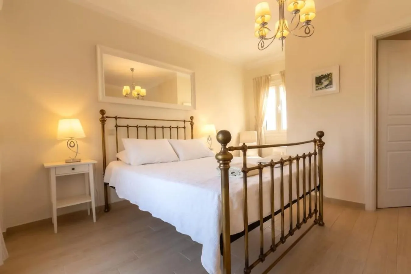 Villa Zephyros, 7 Minute Walk To Eglina Beach Minia
