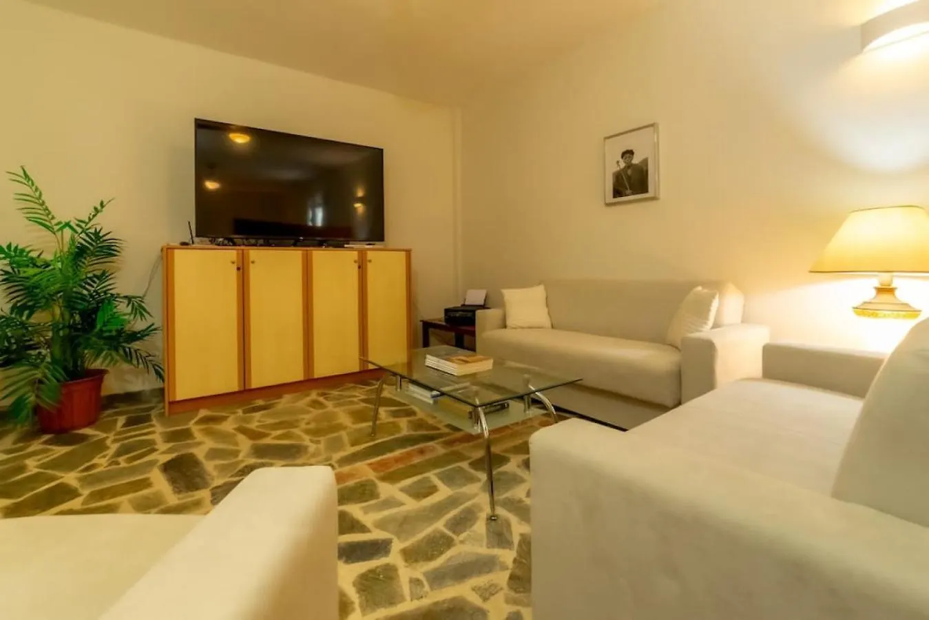 Villa Zephyros, 7 Minute Walk To Eglina Beach Minia
