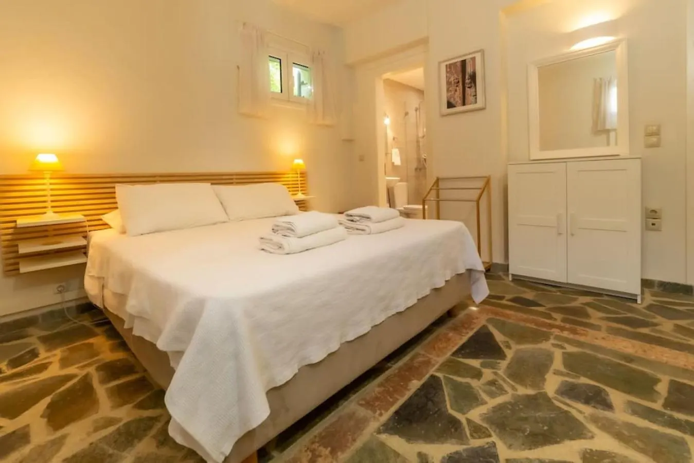 Villa Zephyros, 7 Minute Walk To Eglina Beach Minia