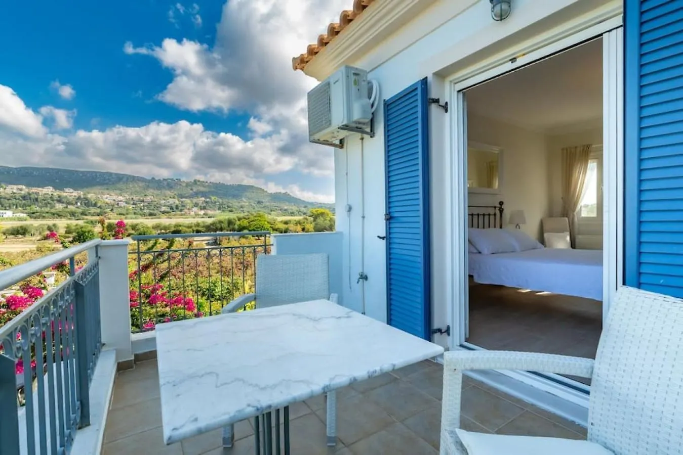 Villa Zephyros, 7 Minute Walk To Eglina Beach Minia