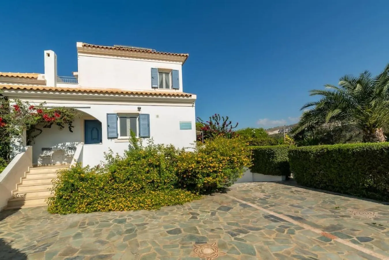 Villa Zephyros, 7 Minute Walk To Eglina Beach Minia
